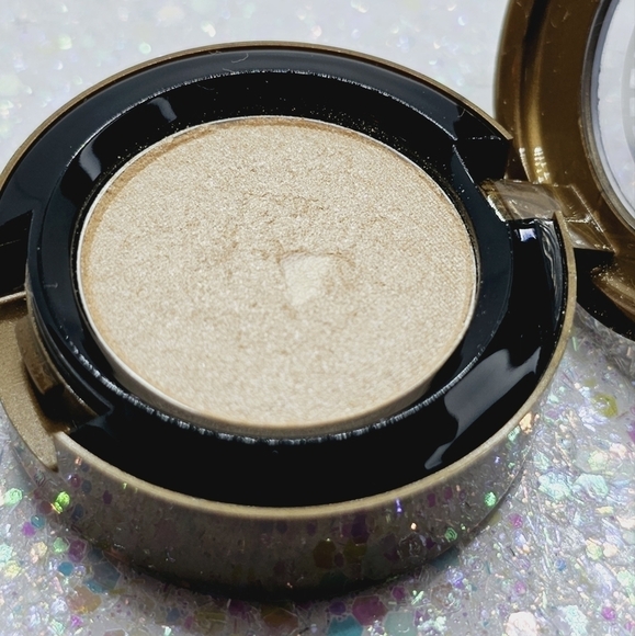 MAC Cosmetics Soft Force (Style Warriors) Limited Edition/Rare Eyeshadow - Picture 8 of 10